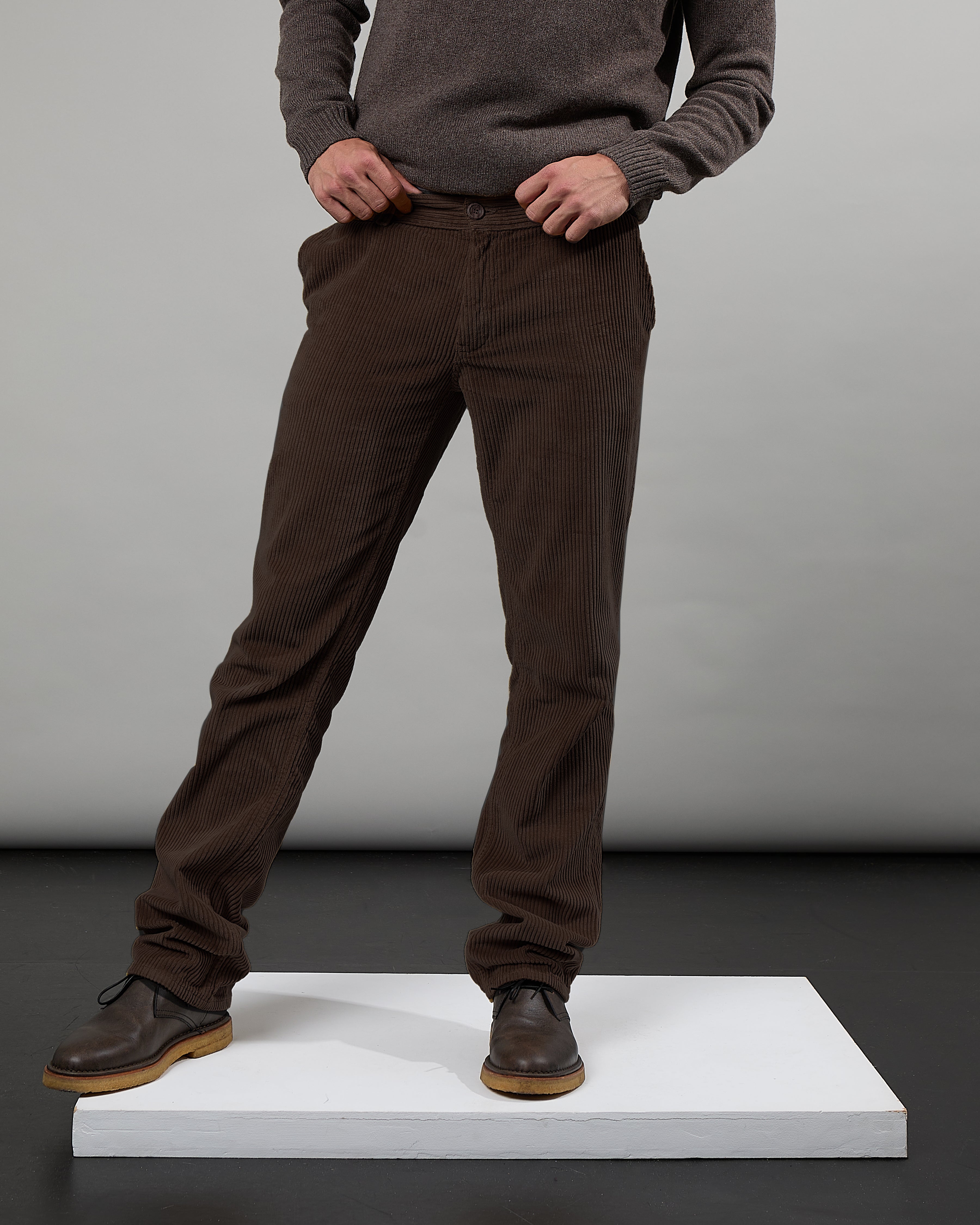 Antoine - pantalon en velours pour homme - 2 - Alexandra Golovanoff