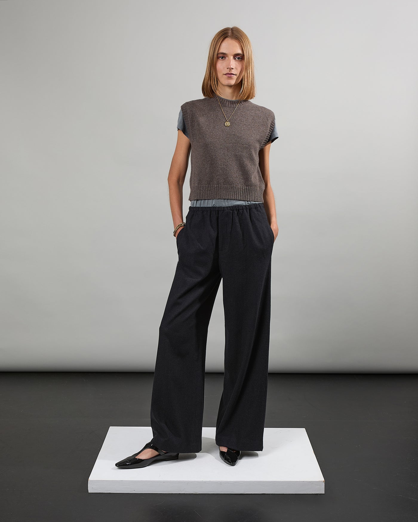 Ava Dark Grey