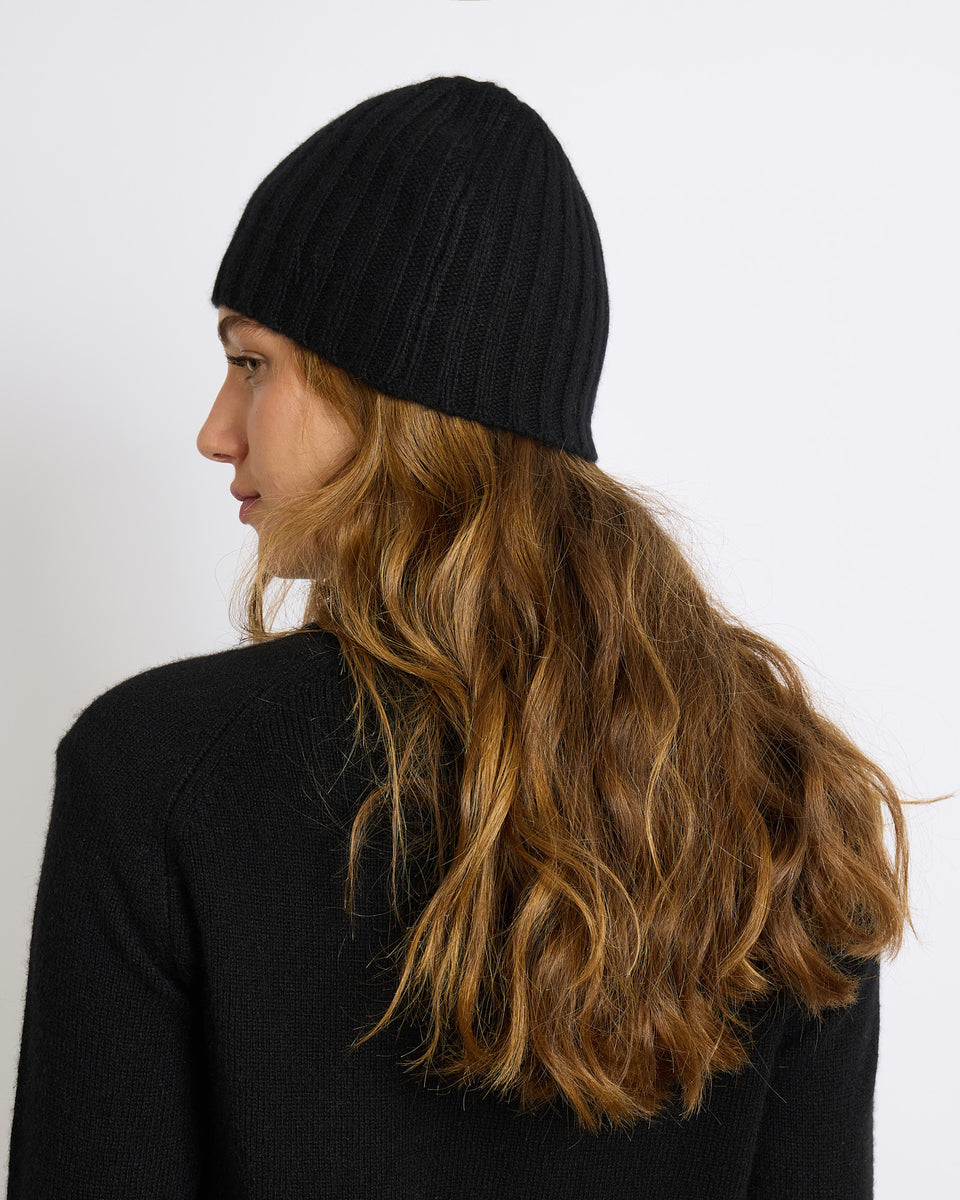 Bonnet Black