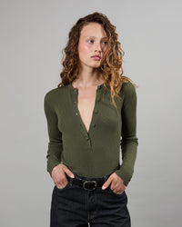 Auguste - Pull col rond avec boutons à l'avant en 100% laine vierge - 1 - Alexandra Golovanoff