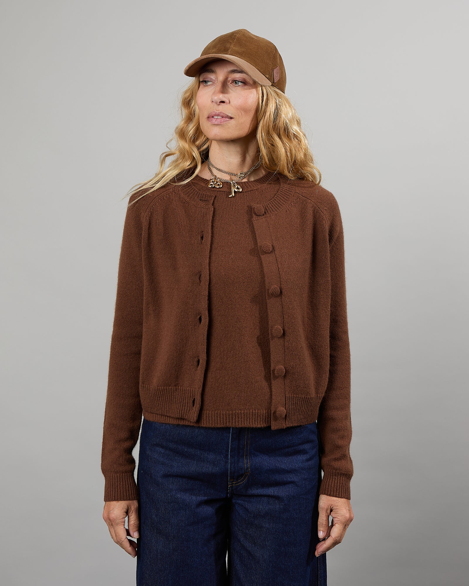 Cardigan Mila chocolat 19 - 2 - Alexandra Golovanoff