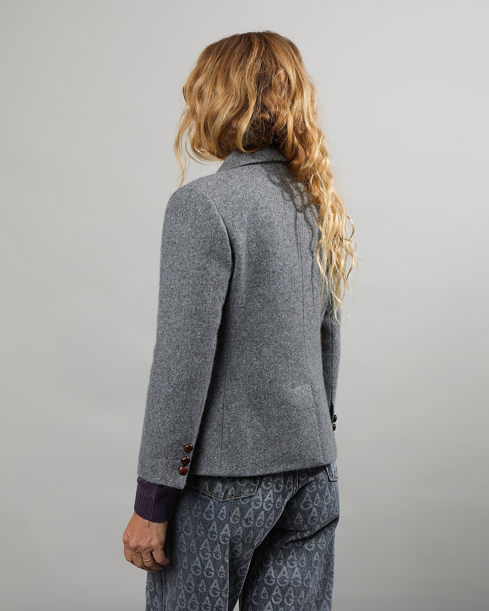James - Veste 100% cachemire - deux boutons - coupe courte - 3 - Alexandra Golovanoff