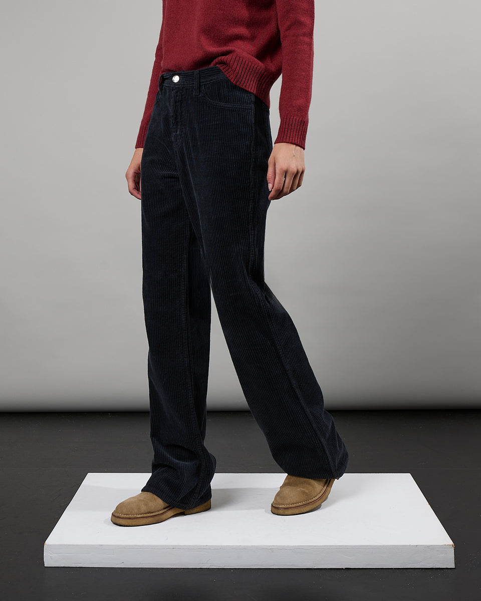 France - Pantalon velours - taille mi-haute - jambe droite - 1 - Alexandra Golovanoff