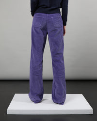 France - Pantalon velours - taille mi-haute - jambe droite - 3 - Alexandra Golovanoff