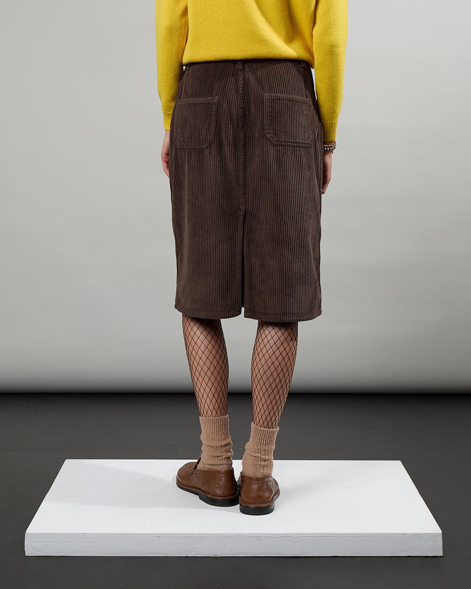 Mary - Jupe velours - fente - longueur genou - 2 - Alexandra Golovanoff