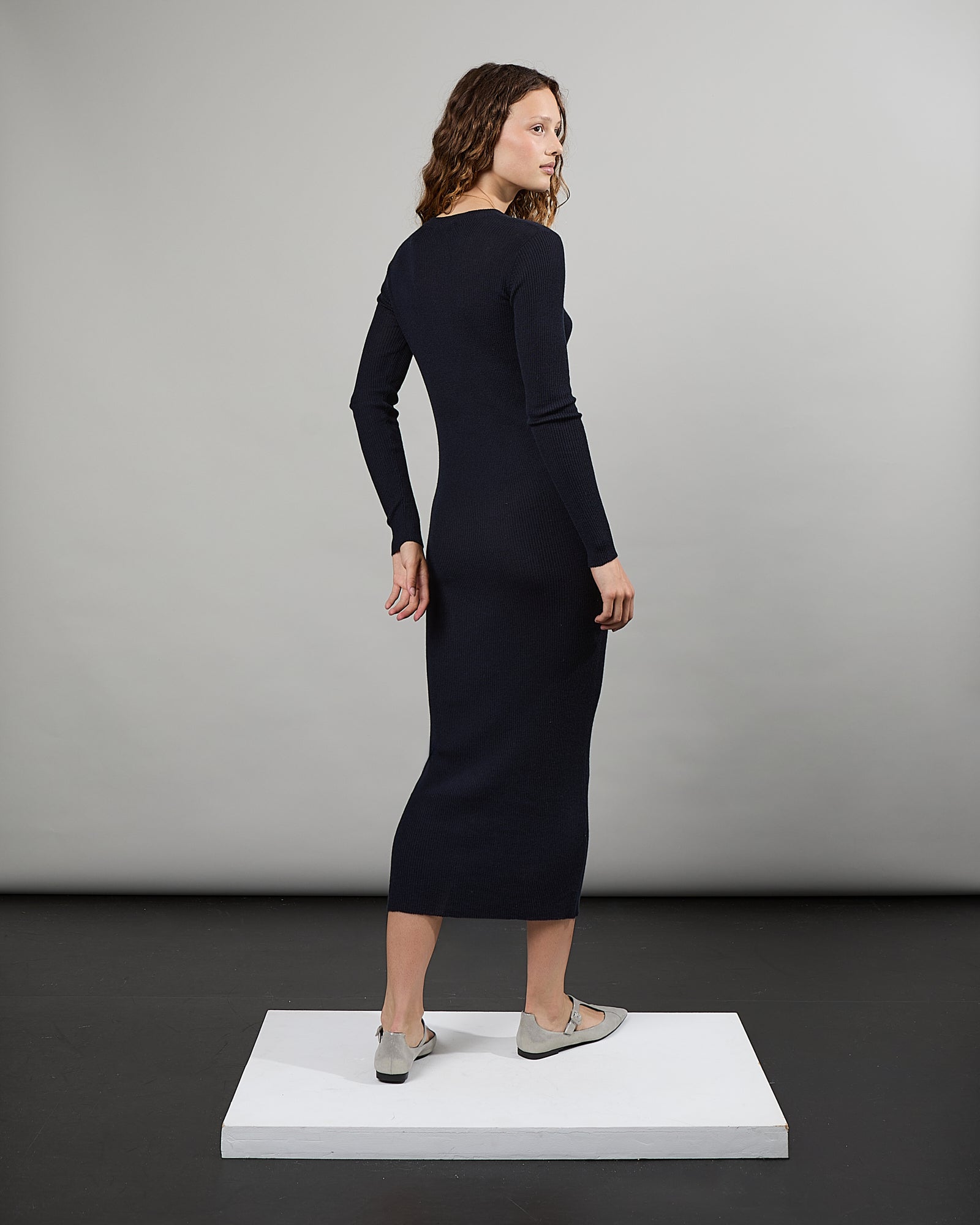 Robe - Robe longue en 100% laine vierge manches longues  - 2 - Alexandra Golovanoff