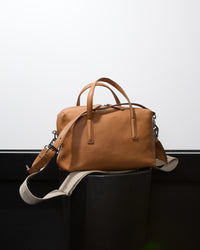 Alex - sac en cuir - bandoulière - taille moyenne - 1 - Alexandra Golovanoff