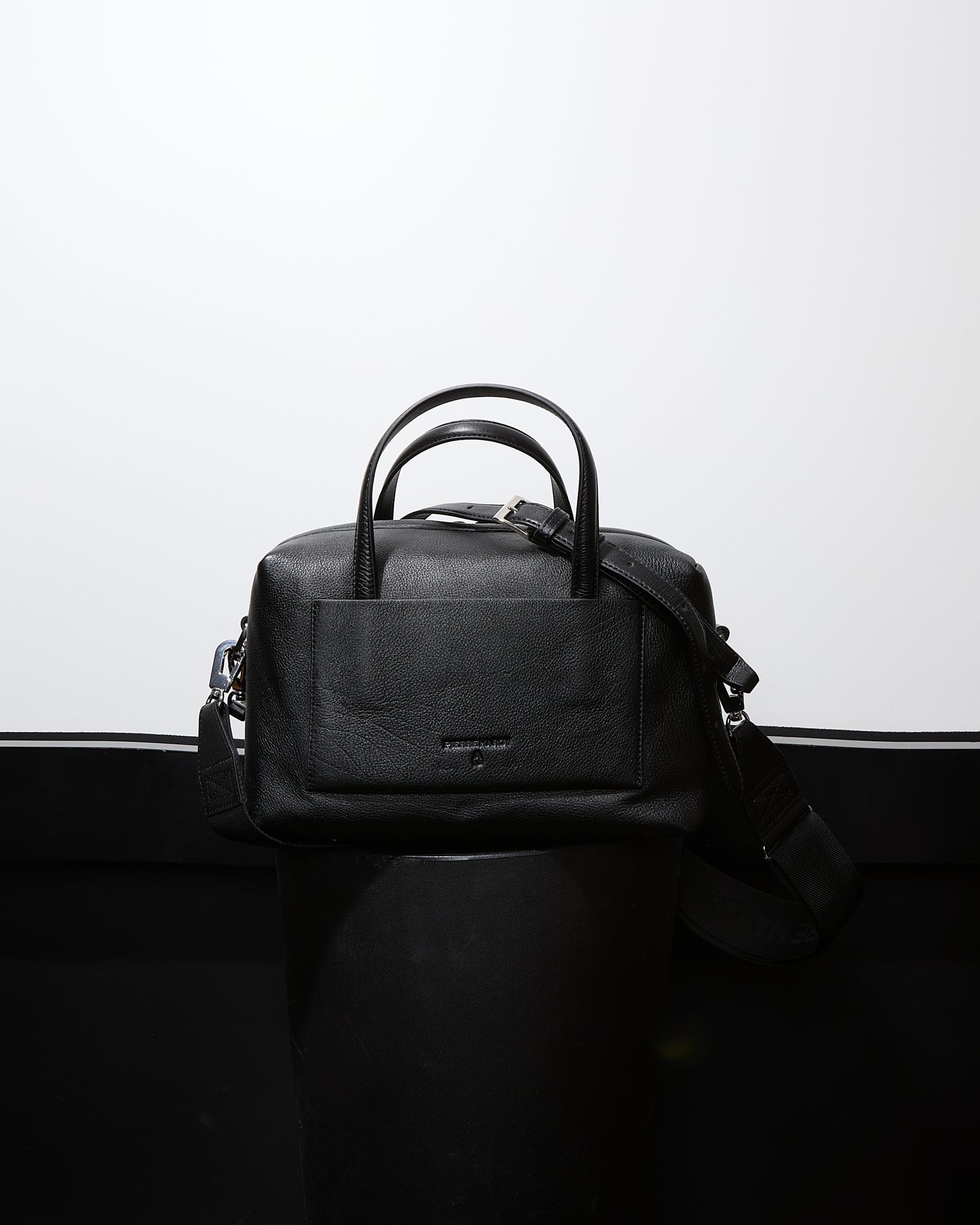 Alex - sac en cuir - bandoulières - forme épurée - 3 - Alexandra Golovanoff