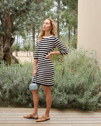 Robe Cam sponge navy 16 - 1 - Alexandra Golovanoff