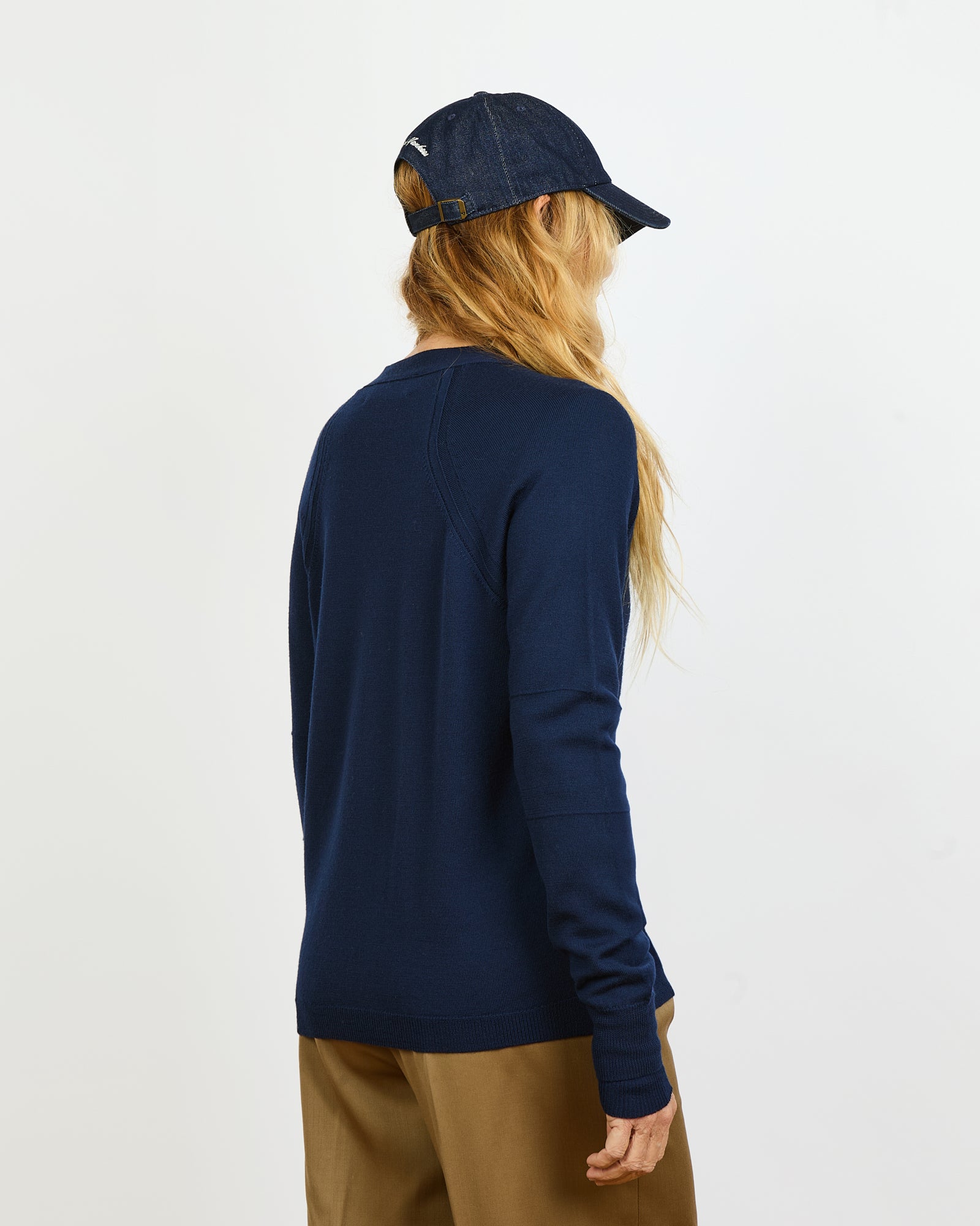Julien - Cardigan col V overvize en 100% laine vierge - 2 - Alexandra Golovanoff
