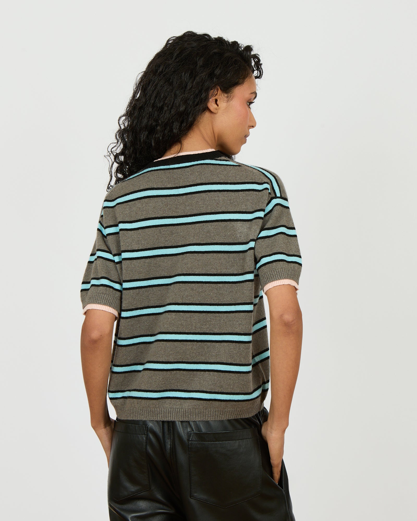 Alberto - T-shirt  fin en trompe l'œil en 100% cachemire - 2 - Alexandra Golovanoff