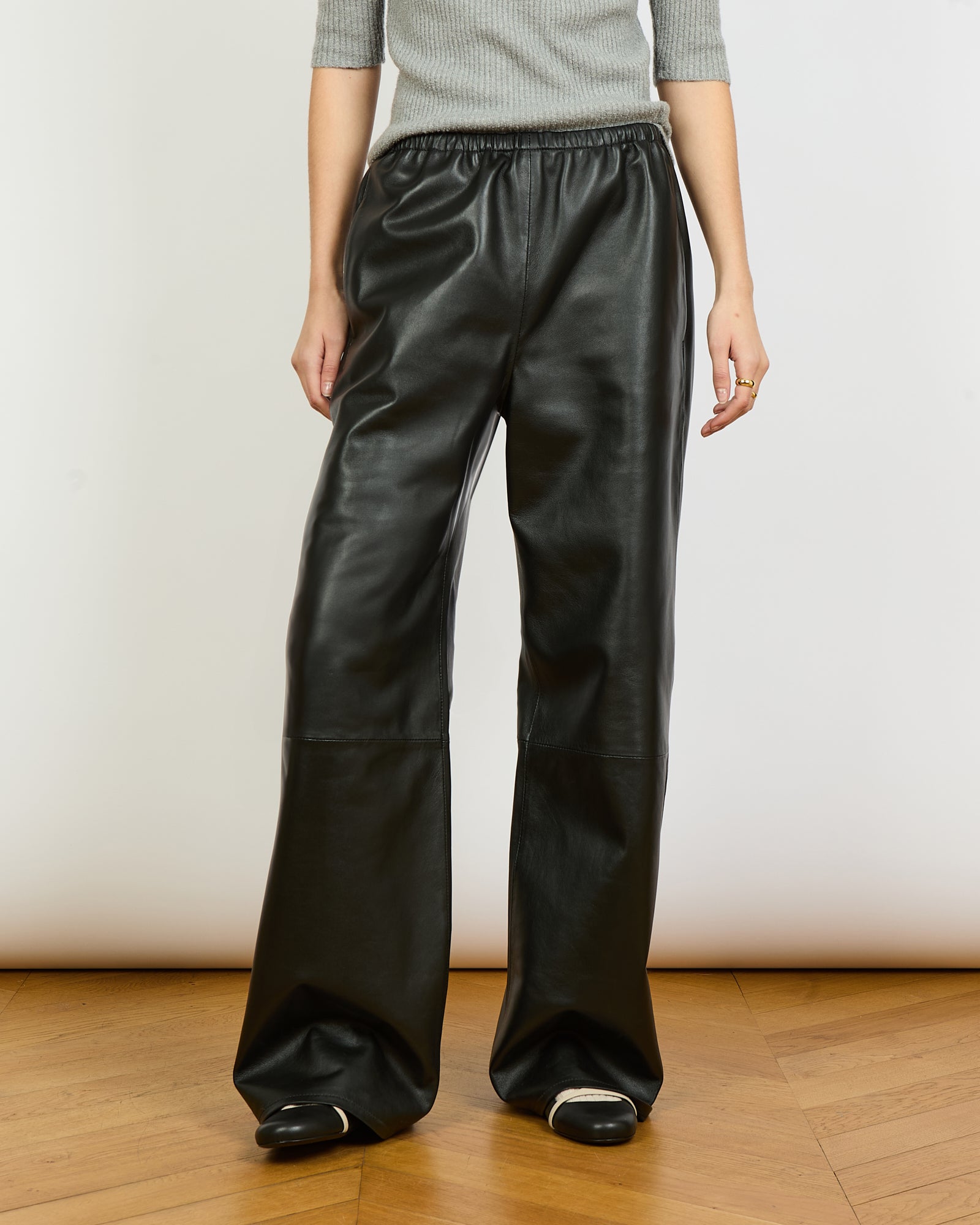 Ava - Pantalon large - taille élastique - 100% cuir d'agneau - 3 - Alexandra Golovanoff