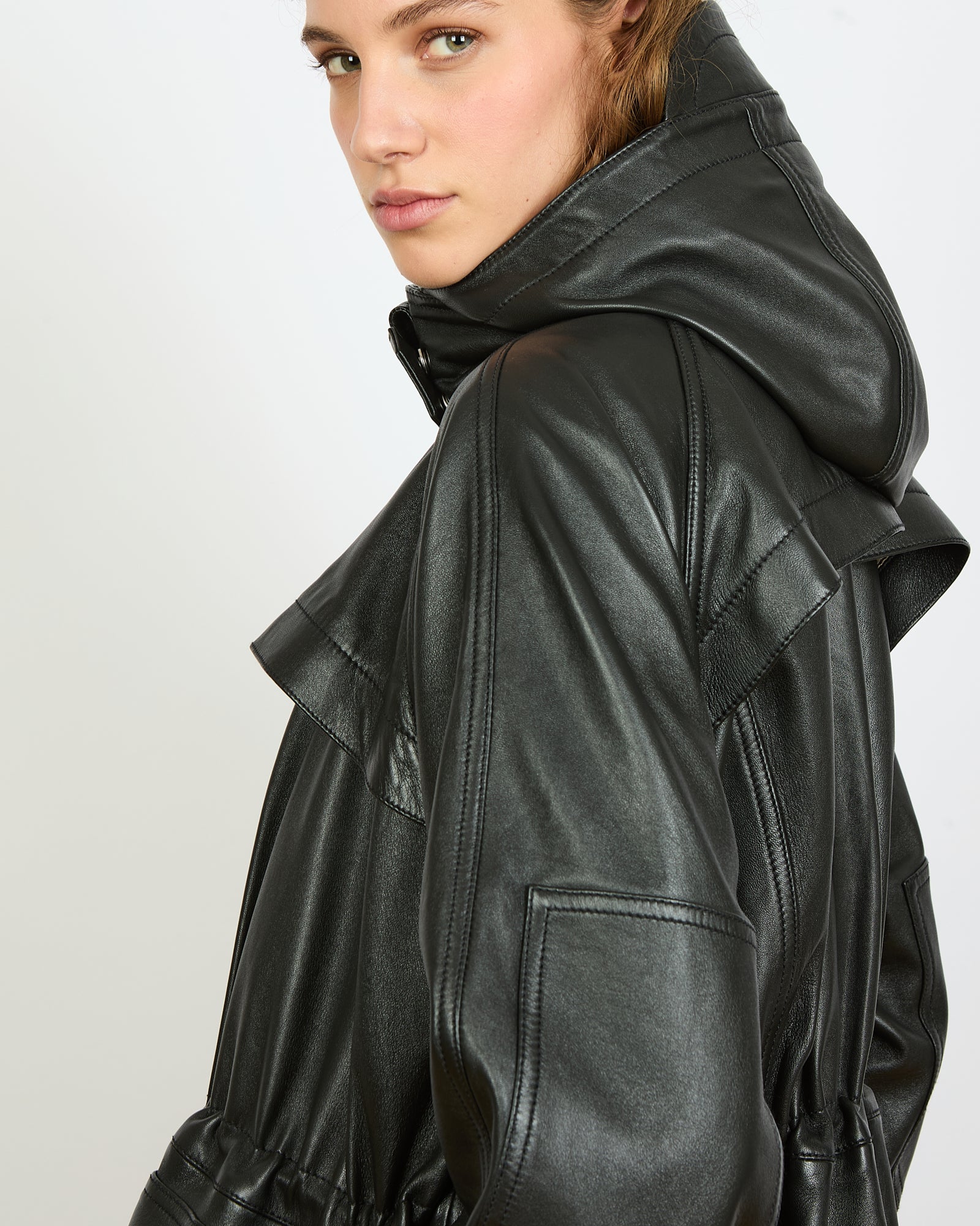 Travel - Parka à capuche en 100% cuir d'agneau - 4 - Alexandra Golovanoff