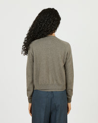 Mila - Cardigan fin col rond et manches raglantes en 100% cachemire - 2 - Alexandra Golovanoff