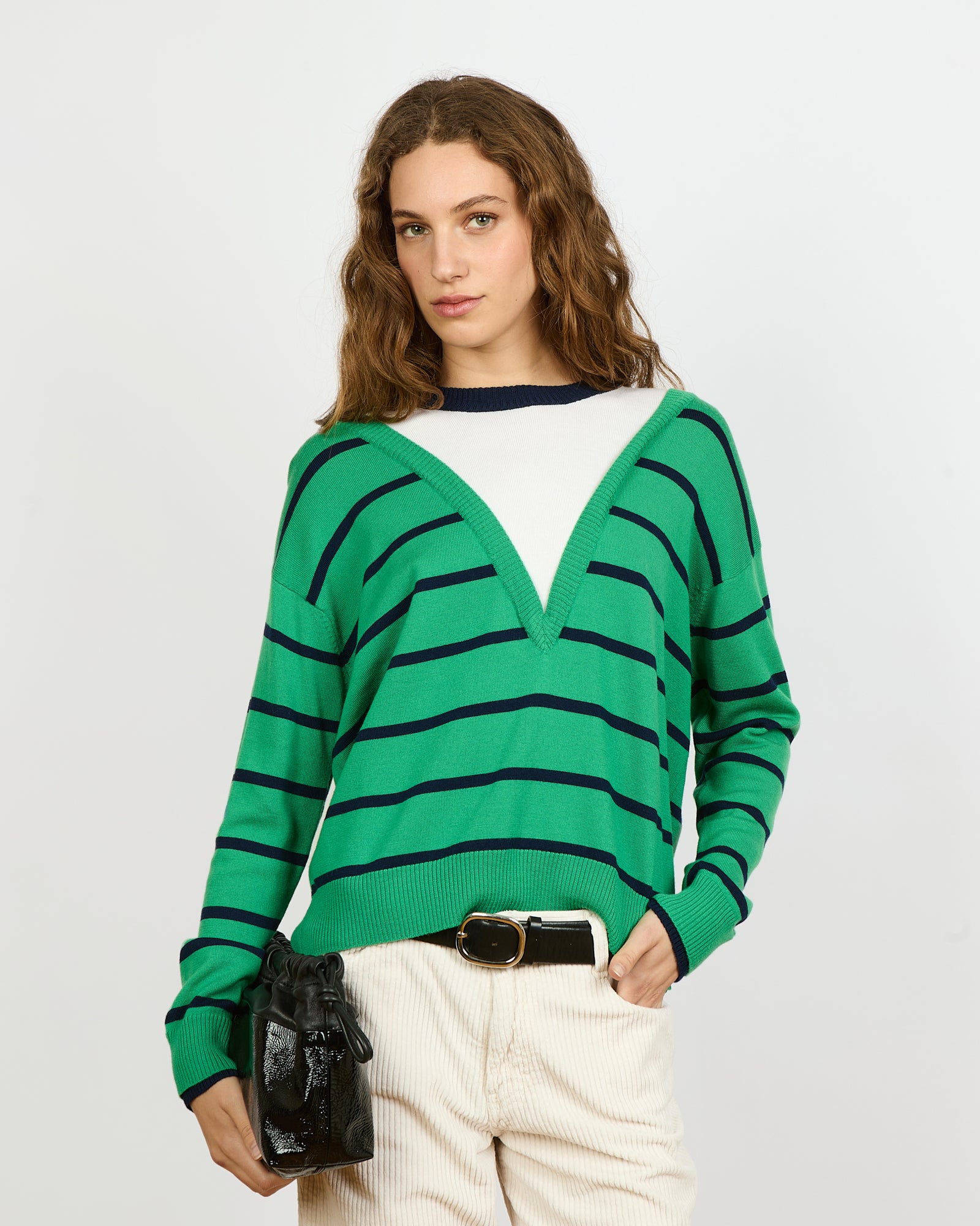 Aurele - Pull en trompe l'oeil col V en 100% laine vierge - 1 - Alexandra Golovanoff