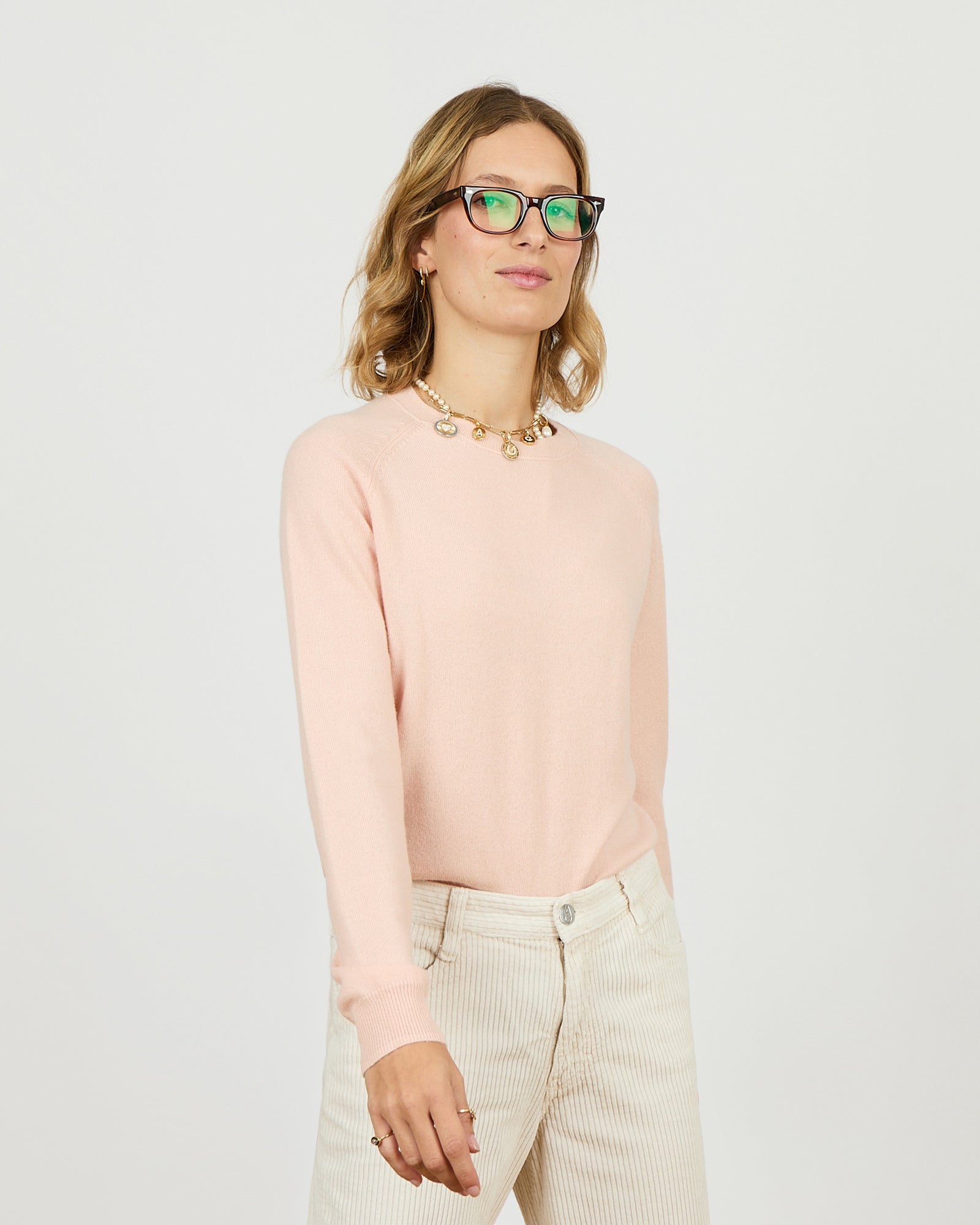 Mila - Pull fin col rond en 100% cachemire - 1 - Alexandra Golovanoff