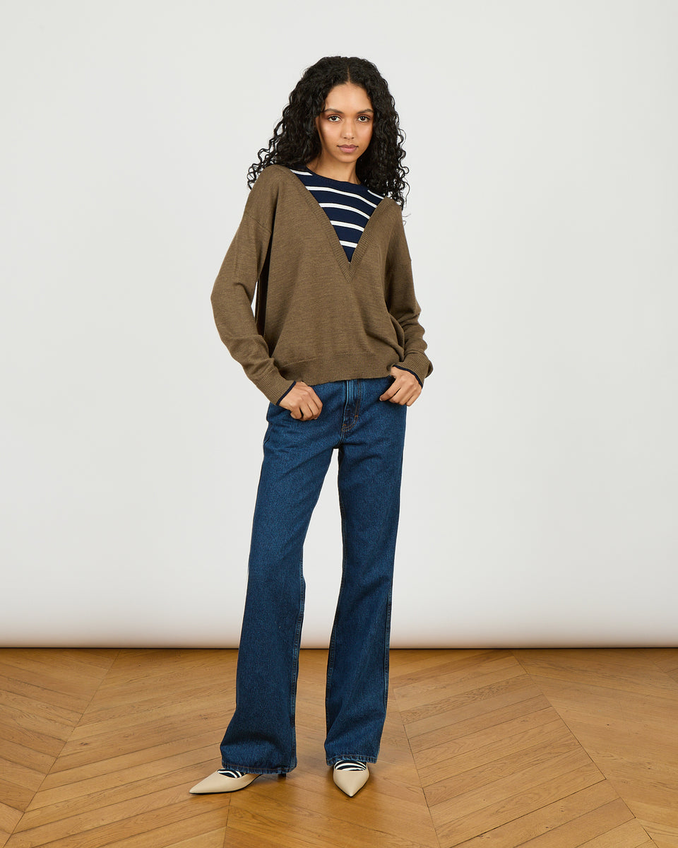Aurele - Pull en trompe l'oeil col V en 100% laine vierge - 1 - Alexandra Golovanoff