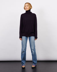 Pierre purple black 15 - 1 - Alexandra Golovanoff