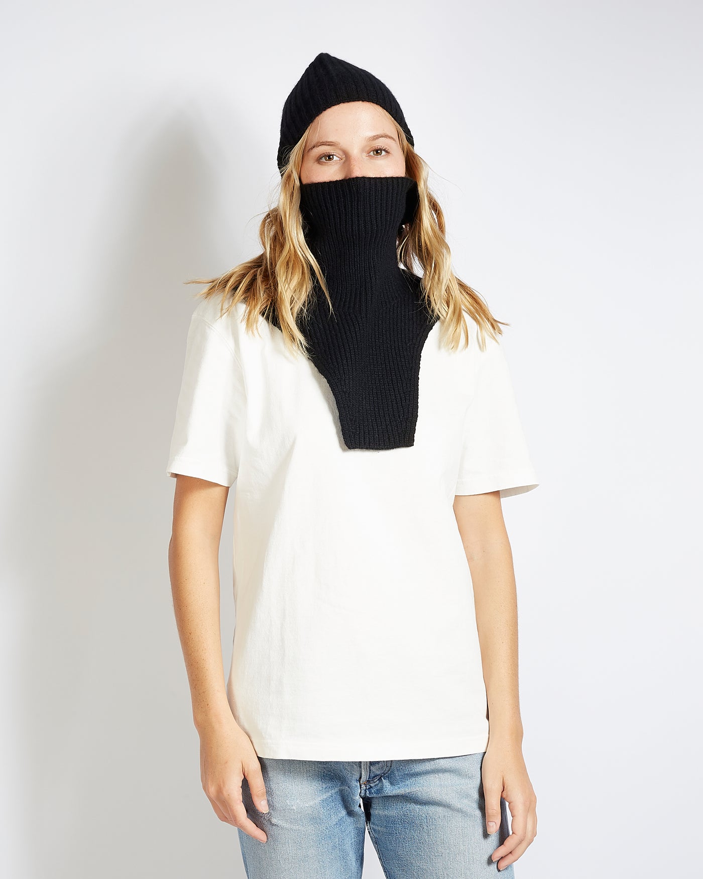 Bonnet black